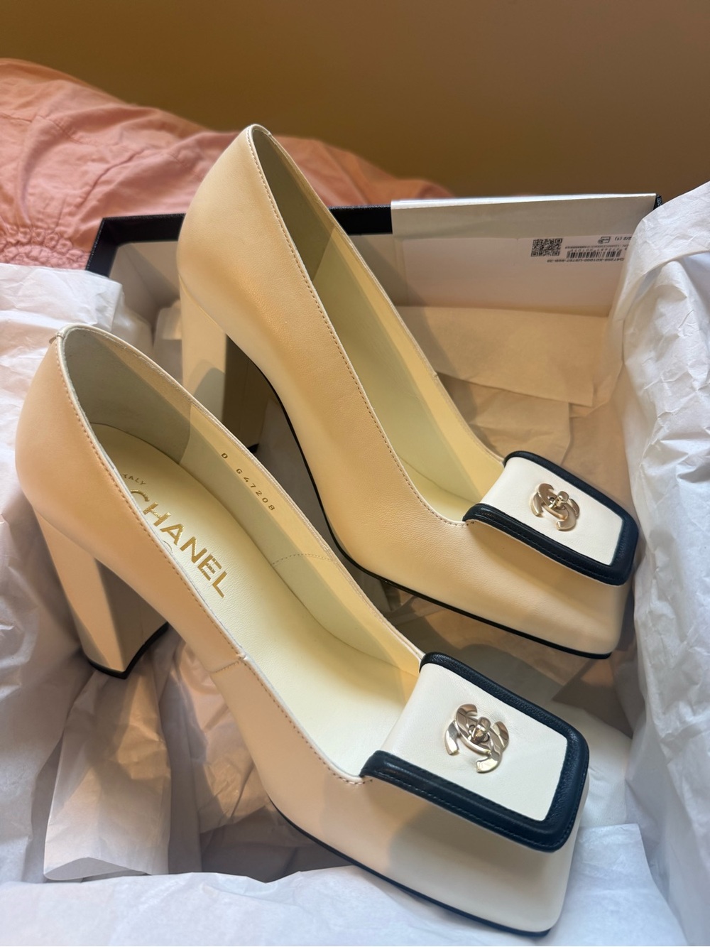CHANEL PUMP TURNLOCK MATHIEU BLAZY Black & White Block Heel Pumps